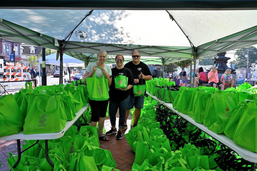 https://middletownpeachfestival.com/wp-content/uploads/2023/02/300808059_10222520206782517_2030007926342896086_n-1024x681.jpg